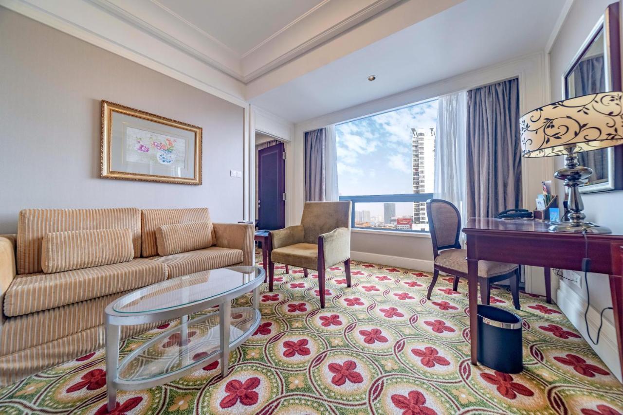 Ramada Yichang Hotel Dış mekan fotoğraf
