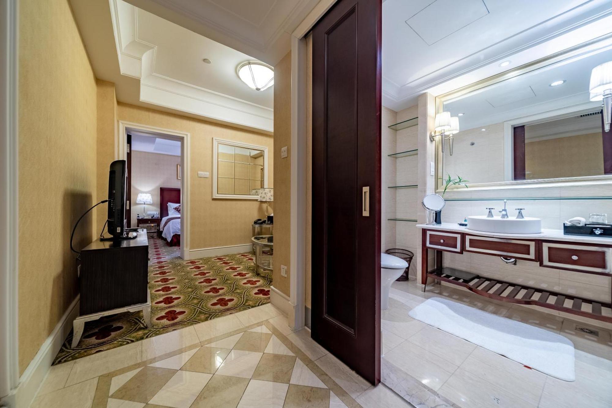 Ramada Yichang Hotel Dış mekan fotoğraf
