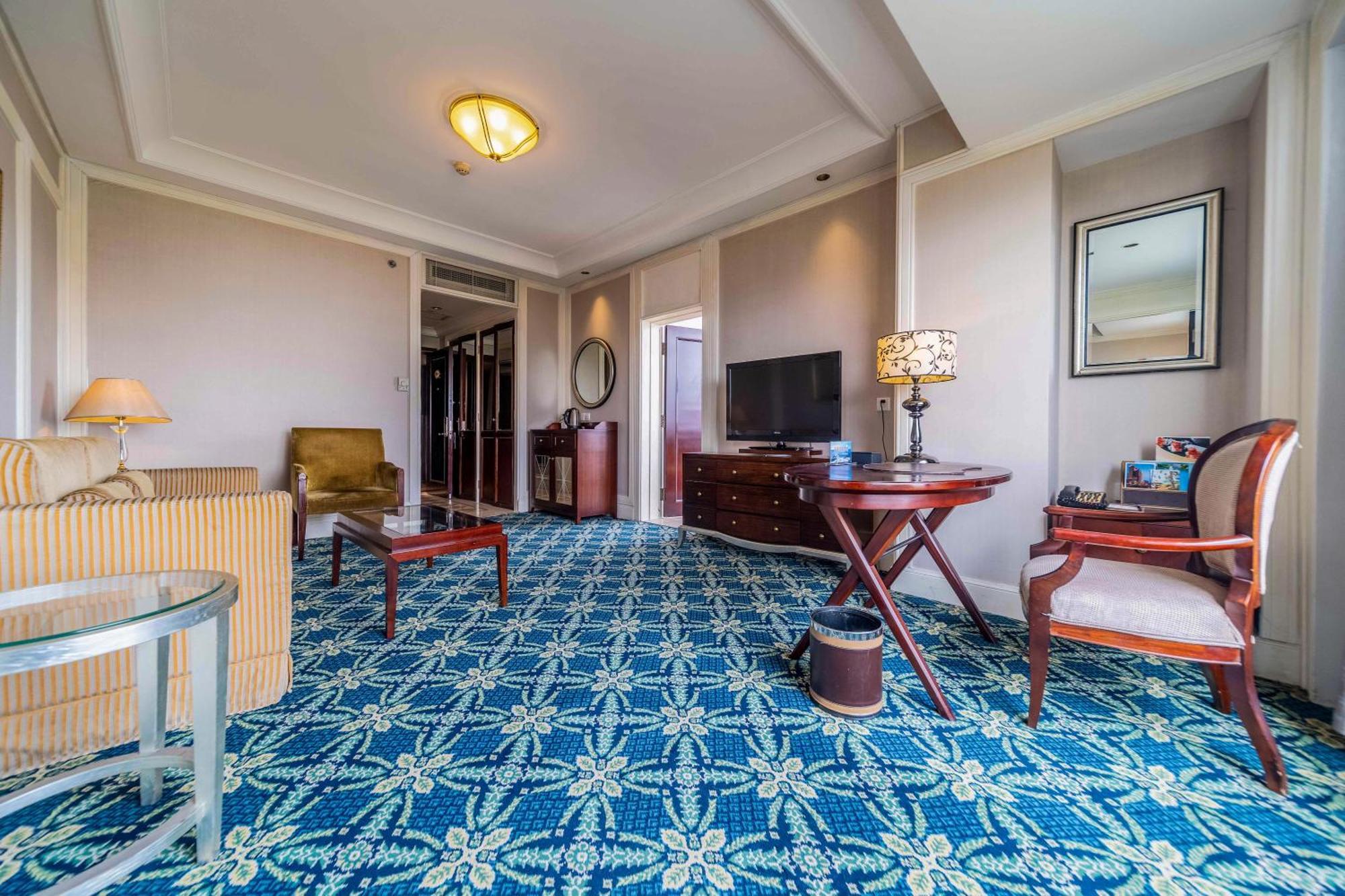 Ramada Yichang Hotel Dış mekan fotoğraf
