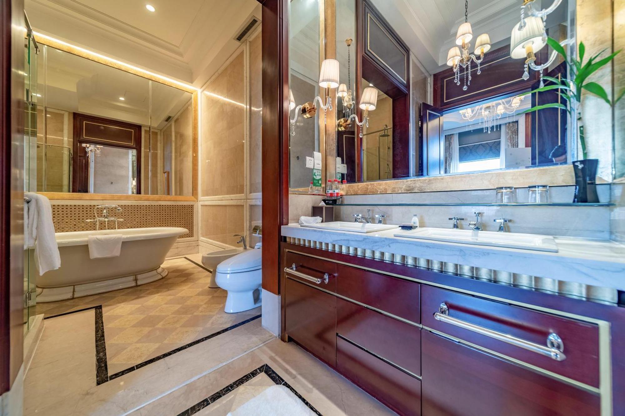 Ramada Yichang Hotel Dış mekan fotoğraf
